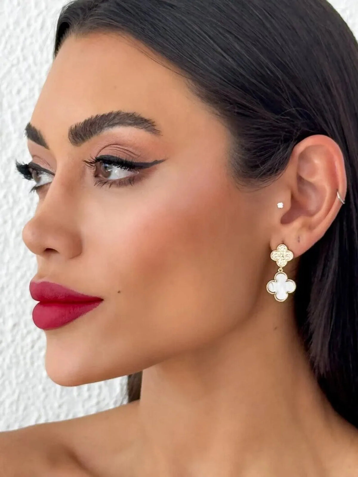 Brinco Folheado a Ouro 18k Inspiração Virginia Resina e Cravejado