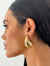 Brinco Gota Grande Dourado